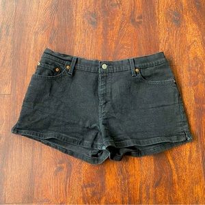 LEVI black denim shorts - 13